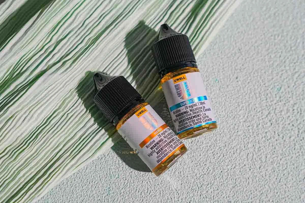 جویس یا ایجویس چیست؟ هر آنچه باید در مورد جویس بدانید 8 دو عدد سالت نیکوتین در کنار یک دیگر